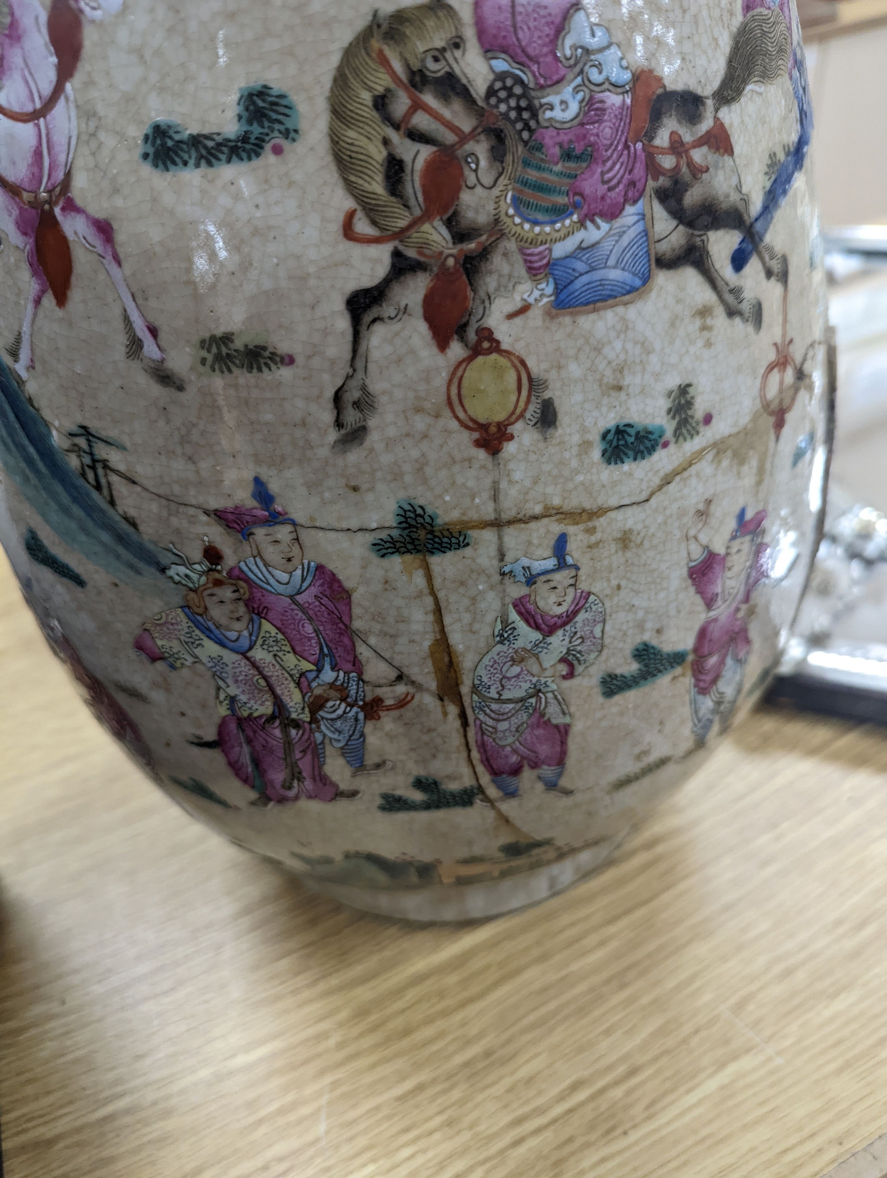 A large Chinese crackle glaze vase, Chenghua mark, 19th century - 62cm tall